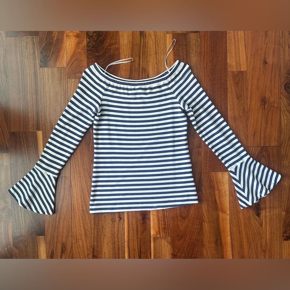 Club Monaco Blue and White Striped Bethshiba Top; Size XS - Picture 4 of 14